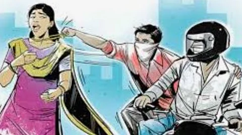 Two Chain Snatchers Strike in Parra, Woman Knocked Down and Robbed of Rs 2 Lakh Gold Chain