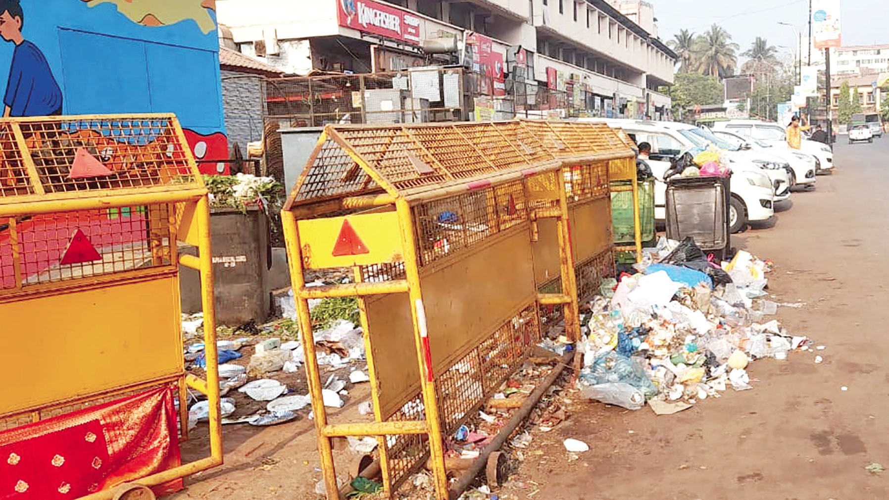 Illegal Garbage Dumping in Mapusa Raises Concerns Over Hygiene and Waste Management