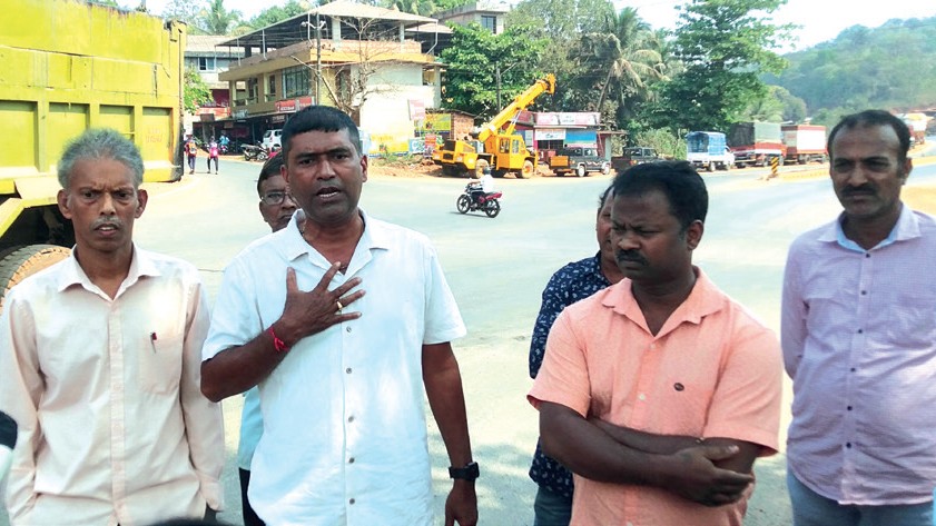 Bethora Locals Protest Lack of Road Safety Measures on New Four-Lane Highway, Cite Increased Accidents and Risks