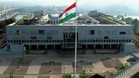 High Court to review state’s plea against FIR in Madkaikar bribery case