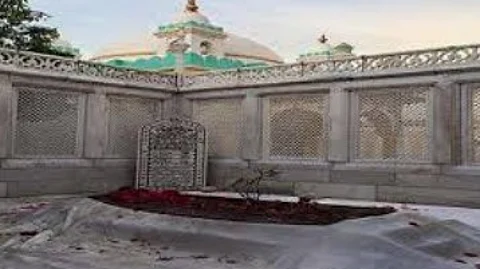 Aurangzeb’s tomb has a complex history that can’t be erased