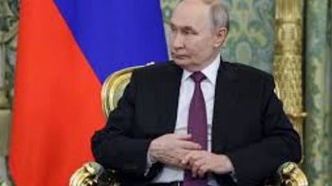 Putin Proposes Temporary Government in Ukraine to Facilitate Peace Talks and New Elections