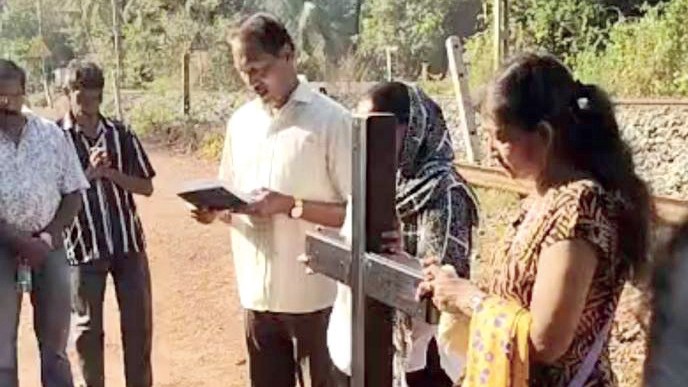 Faith Under Siege: Velsao’s Holy Week Obstructed by Railway Construction