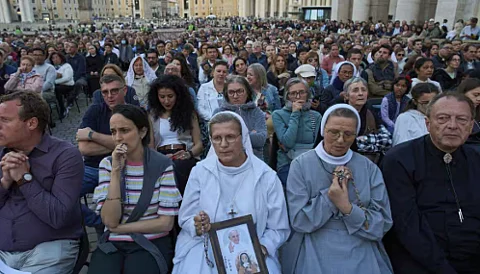 Thousands Flock to Vatican to Mourn Late Pope Ahead of Funeral and Papal Conclave