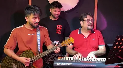 Veteran musician Siddhanath Buyao pays musical tribute to Goa’s rich culture during the Cashew Festival
