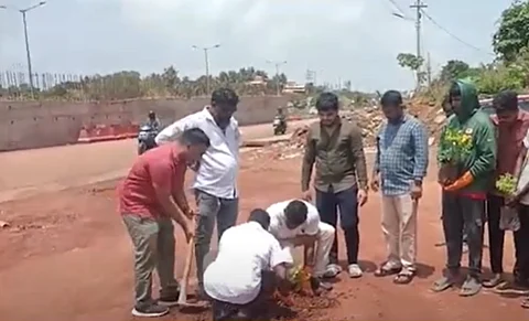 Youth Congress Plants Saplings in Potholes to Protest Road Neglect in Sancoale