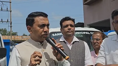 Sanquelim Gets 10 Electric Garbage Vehicles from Molbio