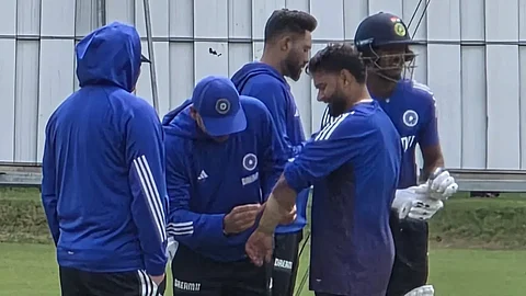 1st Test Blow? India Vice-Captain Rishabh Pant Hit on Left Arm in Nets Ahead of England Test