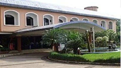 Tiatrists Demand Compensation After Ceiling Collapse Shuts Pai Tiatrist Auditorium