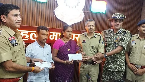 Maoist Couple Ends 25-Year Insurgency Ties, Surrenders in Chhattisgarh