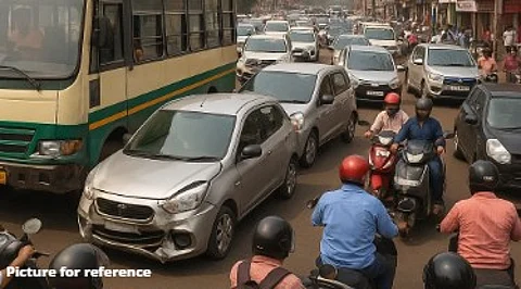Traffic Snarls in Ponda After Bus-Car Collision Near Dada Vaidya Chowk