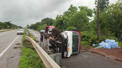 Soft Drink Delivery Vehicle Overturns Near Pernem Govt College; No Injuries Reported