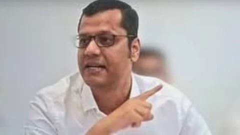 Yuri Alemao Urges Goa Govt to Protect Motorcycle Pilots Amid Karnataka Bike Taxi Ruling