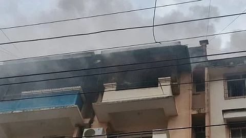 Fire Erupts in Flat at Kurtarkar Apartments, Santacruz–Ponda; Fire Services Respond Swiftly