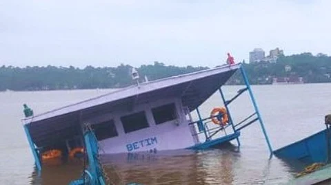 Ferry Boat Sinks While Anchored at Chorao Island; No Casualties Reported