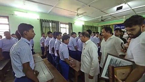 WRD Minister Shubash Shirodkar Inspires Pernem Students to Conserve Water and Plant Trees
