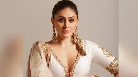 ‘Kaanta Laga’ Fame Shefali Jariwala Passes Away at 42; Cause of Death Unknown