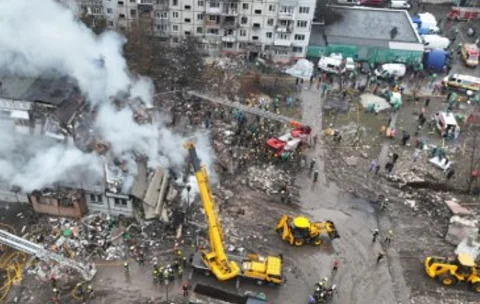Russia Launches Largest Airstrike on Ukraine, Killing 10 and Damaging Infrastructure Nationwide