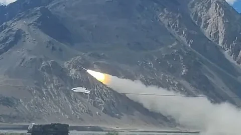 Akash Missile Scores Direct Hit in Ladakh Trials, Validates Precision Strike Capabilities