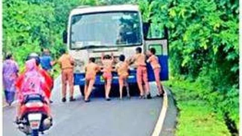 KTC Driver Suspended After Schoolkids Made to Push Broken Bus on Nuvem–Manora Route