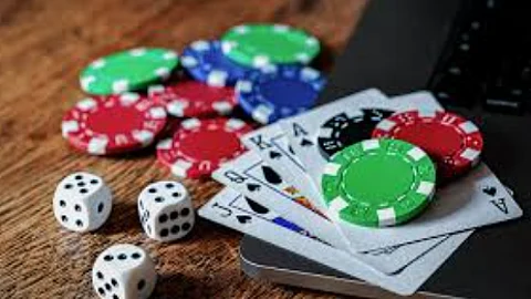 SP Tikam Verma Busts Gambling Den Near Goa-Karnataka Border; 40 Arrested, ₹16.35 Lakh Seized