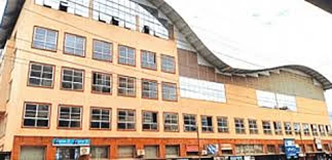 Vendors continue to operate from unsafe Ponda market building