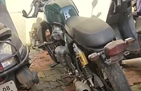 No Plates, Loud Pipes: Margao Police Nab Bikers for Illegal Modifications