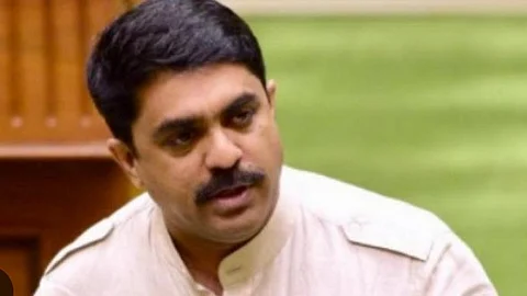 MLA Vijai Demands Suspension of Sancoale Panchayat Secretary; CM Promises Action