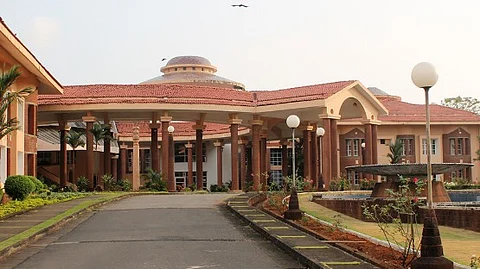 Panchayat Secretaries Overstay Tenure Amid Complaints, Sparking Uproar in Goa Assembly Over Governance Lapses