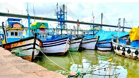 Goa’s Fishing Season Off to Slow Start as Labour Shortage and Rough Seas Keep Boats Docked