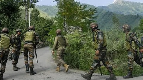 One Terrorist Killed in Ongoing Encounter in Kulgam, Jammu and Kashmir: Army