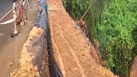 Traffic Disrupted as Road Caves in at Anmod Ghat on Belagavi–Goa Highway; Repairs Underway
