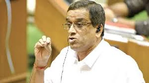 Dhavalikar to raise INR 4,500 crore green cess issue with finance minister