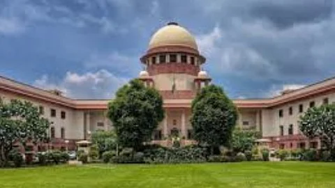 SC Clears Use of Political Leaders’ Names in Welfare Schemes, Slams Petitioner for Targeting Only DMK