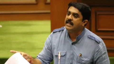 Goa Govt Plans Relocation of 800+ Illegal Scrapyards to IDC Zones Amid Environmental Concerns