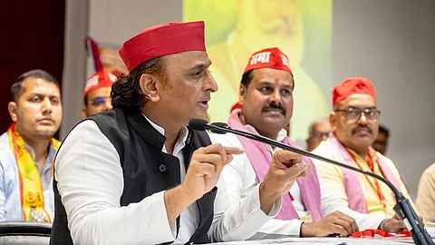 ‘Muh se swadeshi, mann se videshi’: Akhilesh Yadav reacts to PM Modi’s praise of RSS