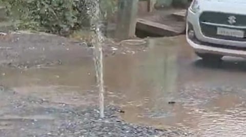 Pipeline Burst Near Vetal Temple Wastes Thousands of Litres of Water in Porvorim