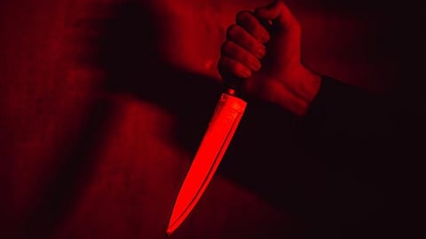 Parking Dispute in Mapusa Escalates to Stabbing; Two Attendants Injured, Police Launch Manhunt