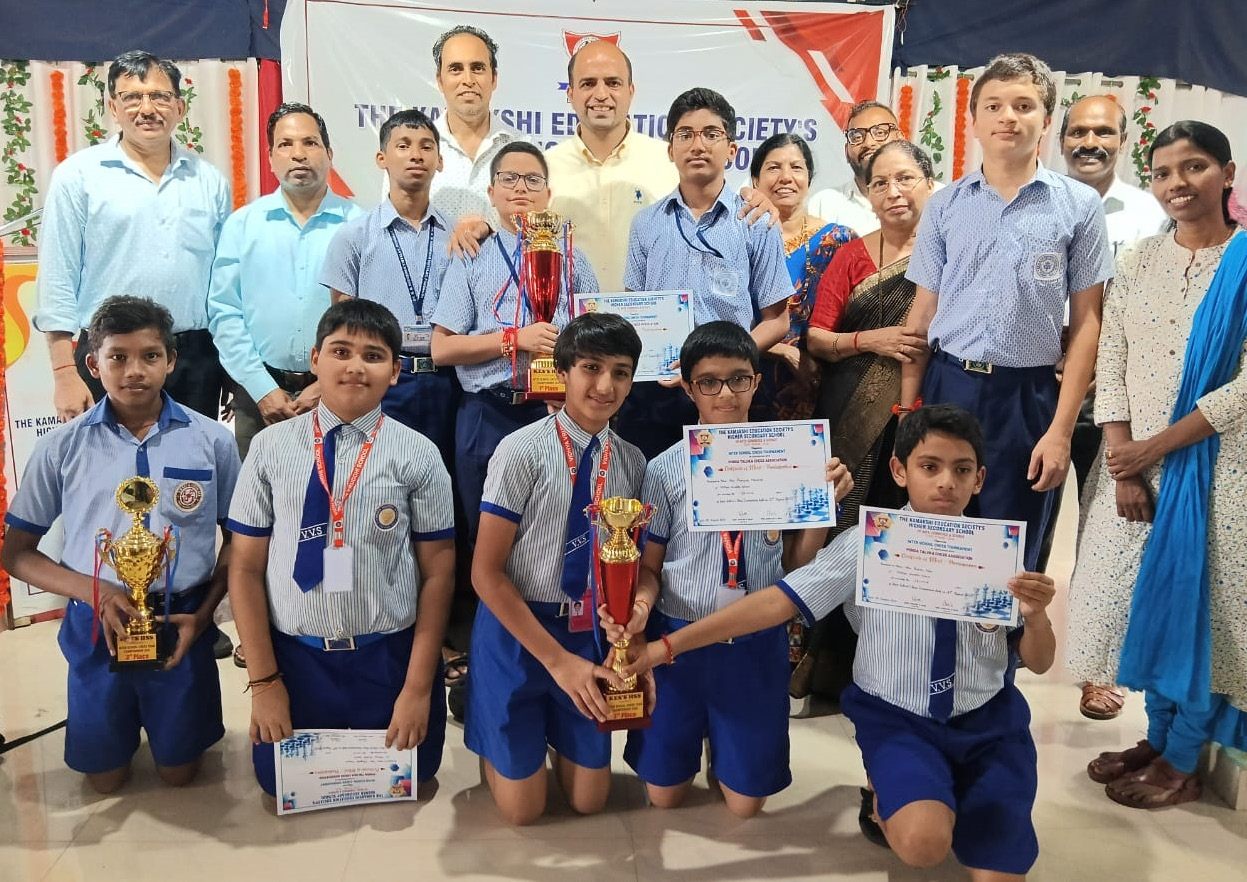 Dr K B Hedgewar HS win
team chess championship