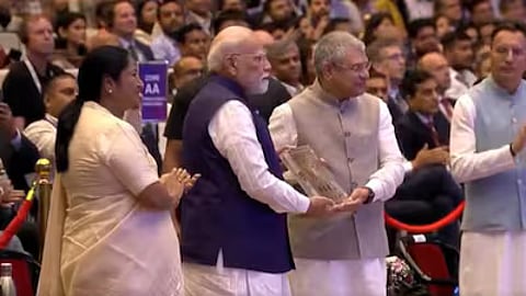 Semicon India 2025: PM Modi Showcases Vikram 32-Bit Processor Built by ISRO