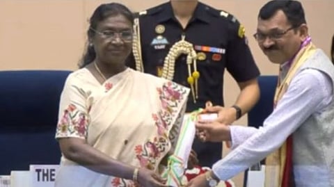 Vilas Ramnath Satarkar Receives National Teachers' Award from President Droupadi Murmu