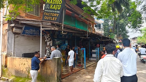 Calangute Panchayat Demolishes Illegal Roadside Shops in Gauravaddo for Road Widening