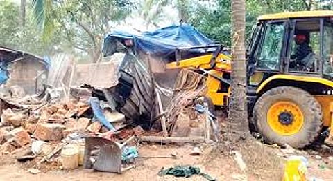 Calangute Panchayat razes illegal structures