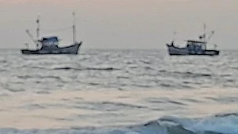 Goa Coastal Police Opt for Only One Patrol Boat Despite HC Order, Fishers Allege Weak Enforcement of LED Fishing Ban