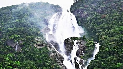 Collem Jeep Association Threatens Dudhsagar Tour Shutdown Over GTDC Booking Dispute