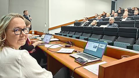 Minna Mäenpää Suomen Hippoksen valtuuskunnassa Hämeenkylässä marraskuussa 2025.