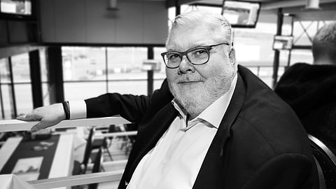 Kimmo Jokiniemi oli tuttu näky Kouvolan raveissa myös äänityöläistehtävien päättymisen jälkeen.