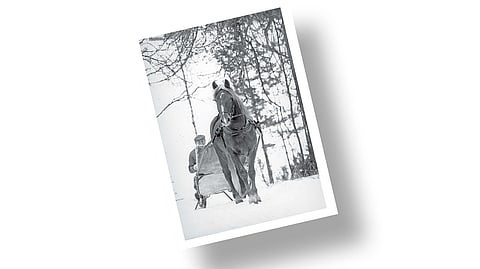 Kuva-arvoitus: Tiedätkö ketkä tässä kuvassa ovat?