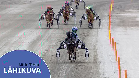 Johanna Pirttijoki on saanut joka kilpailussa Little Teslan kyydissä lähinnä arvioida, kuinka kauas kilpakumppanit jäävät. Tässä Jyväskylässä huhtikuussa 2025.