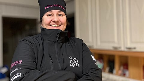 Kilpaurheilijana poseeraaminen on yllättävän vaikeaa. Ei riitä että hymyilee, kun mainostenkin pitäisi näkyä!